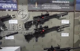 191式自动步枪亮相阅兵 约6瓶水重