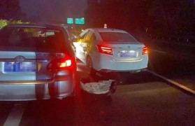 湖北孝感一出租车碰撞多车致5人受伤