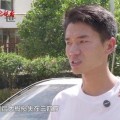 古树砸扁宝马 林业局：车主也有错