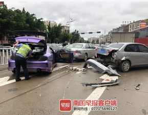 湖北孝感一出租车碰撞多车致5人受伤