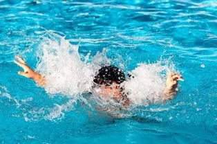 广州外卖小哥跳水勇救6岁溺水男童