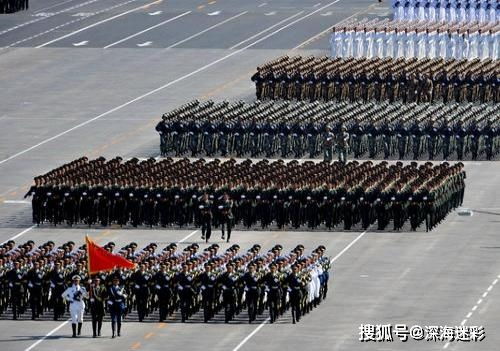 阅兵队列整齐得像复制粘贴 有何秘诀